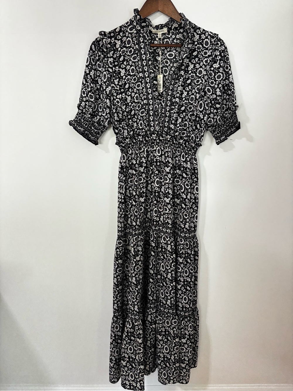 Max Studio Black White Floral Smocked Waist Maxi Dress NWT Size M - Picture 2 of 16